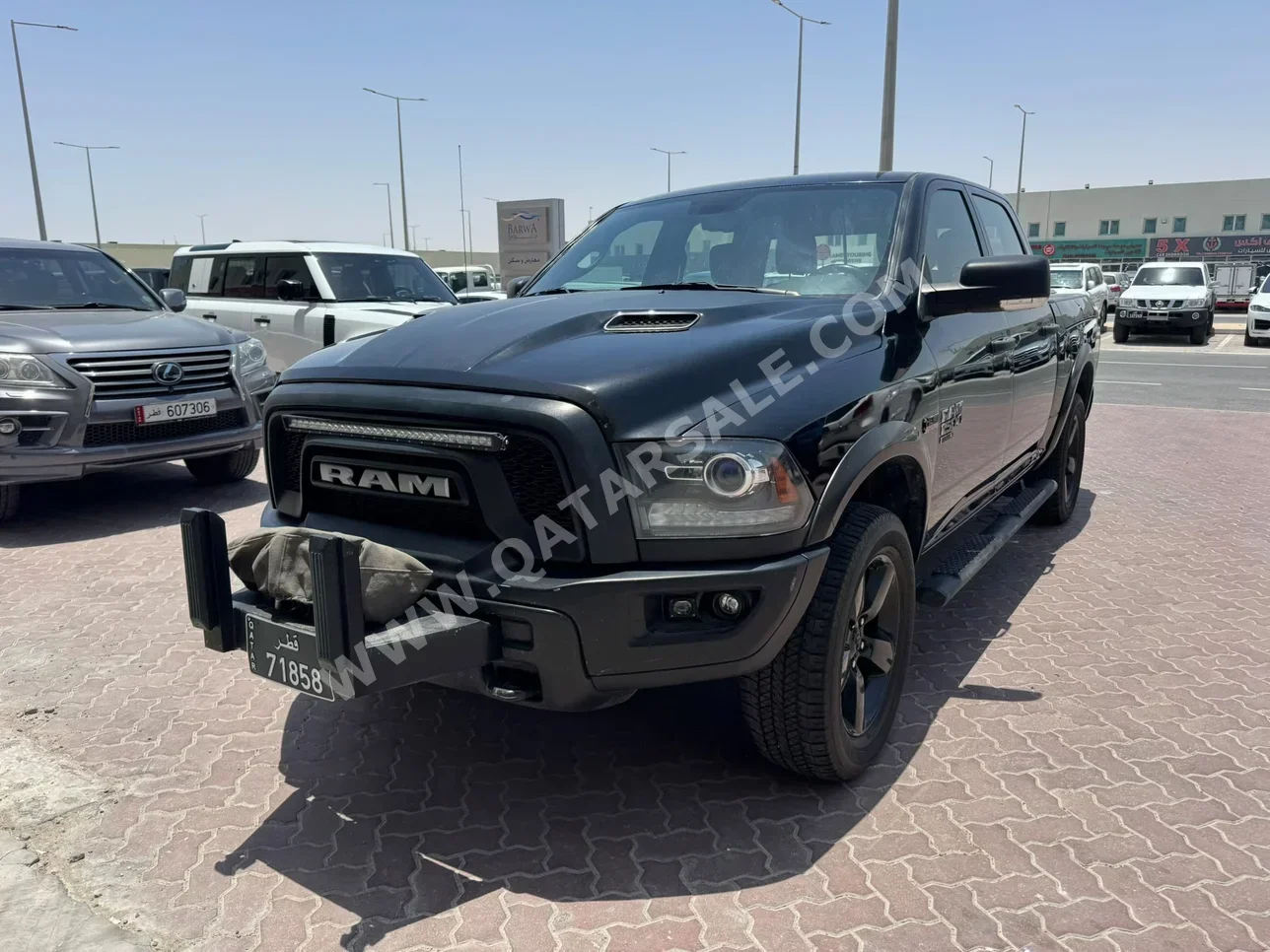 دودج رام هيمي بلاك ايديشن 2021 اوتوماتيك 98,000 كم 8 سلندر دفع رباعي بيكب أسود