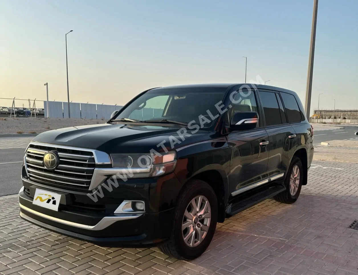 Toyota Land Cruiser GXR Black Edition 2018 Automatic 385,000 Km 8 Cylinder Four Wheel Drive (4WD) SUV Black