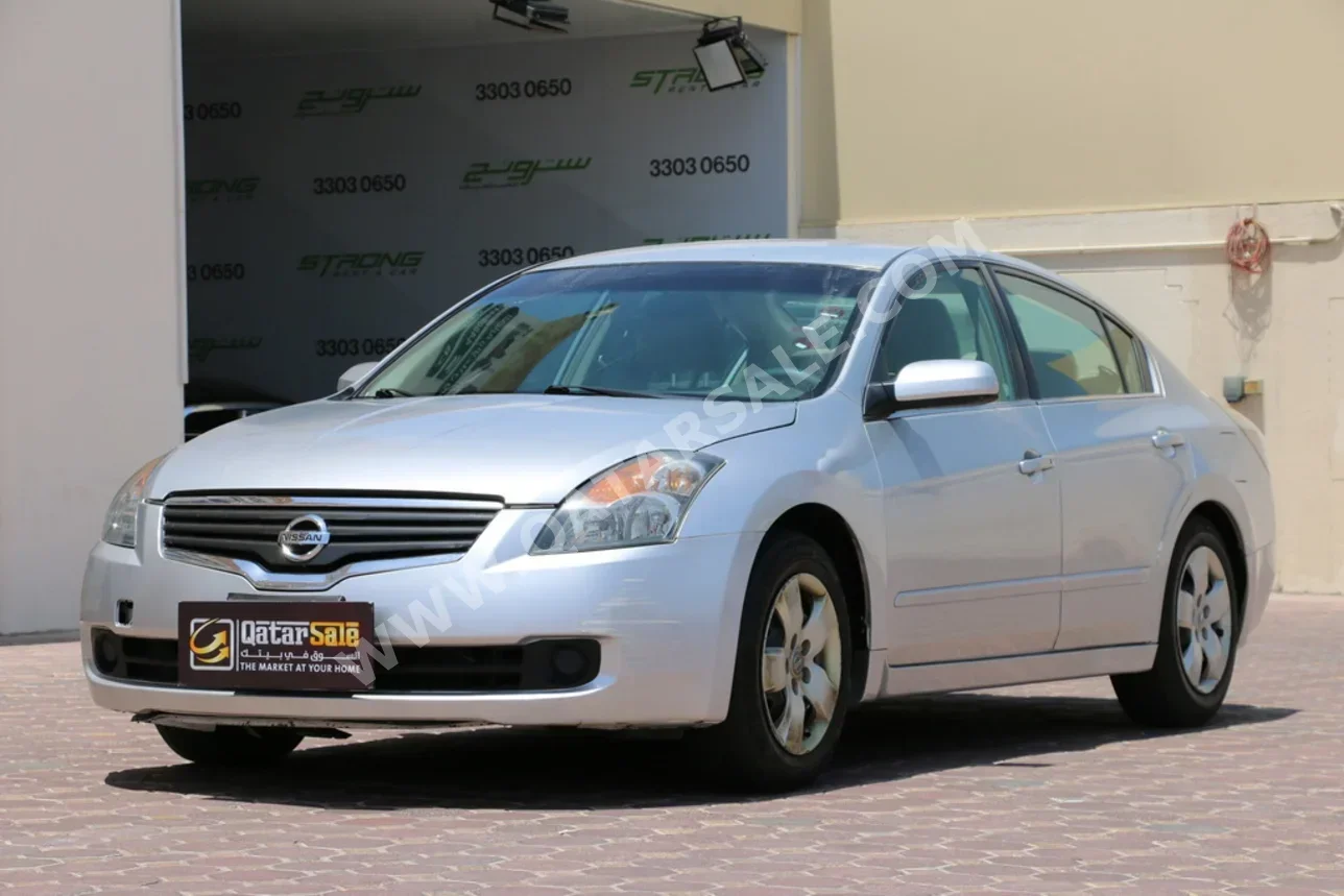 نيسان ألتيما 2.5 اس 2008 اوتوماتيك 175,000 كم 4 سلندر سحب امامي سيدان فضي