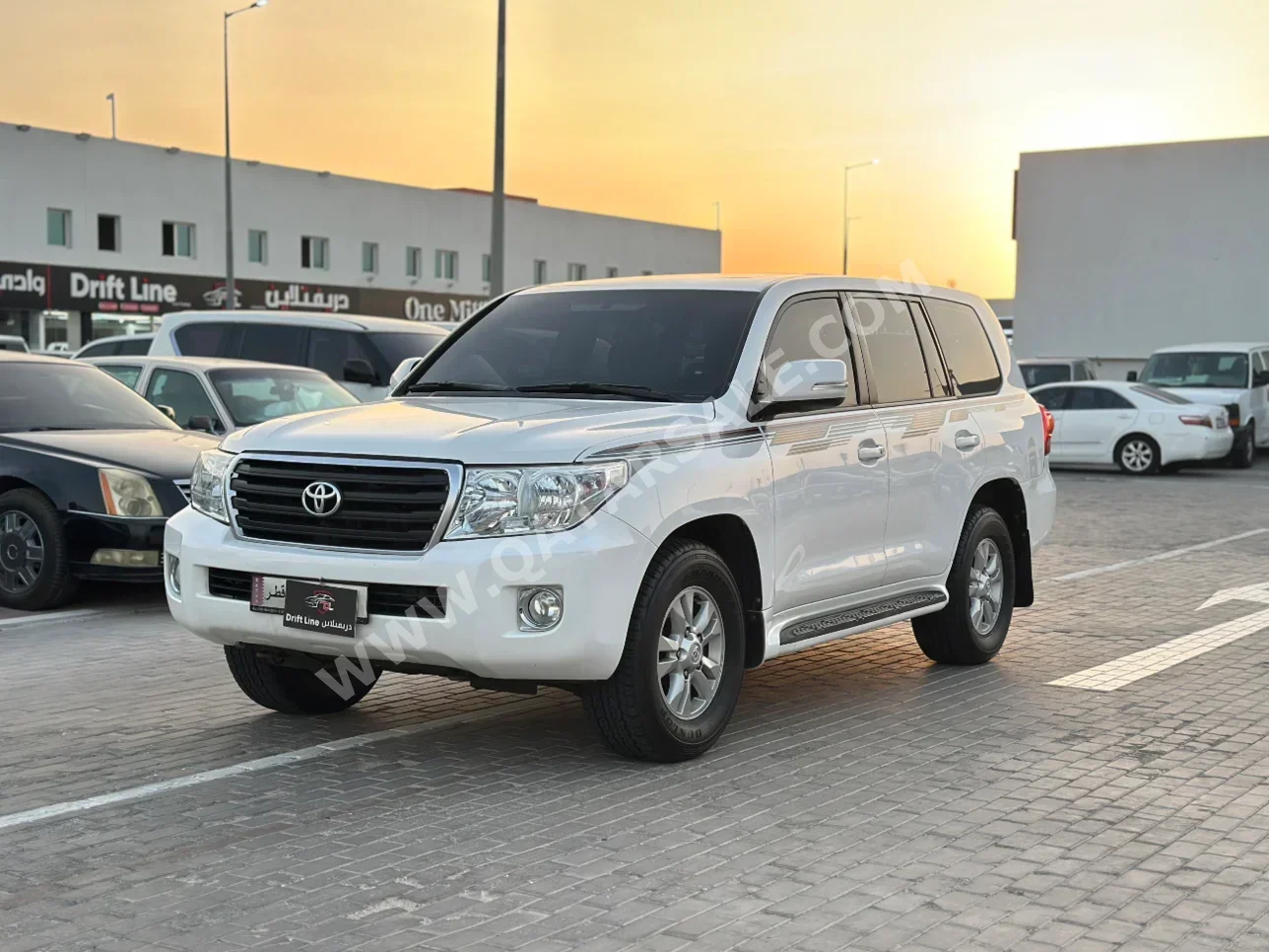 Toyota Land Cruiser GX 2013 Automatic 375,000 Km 6 Cylinder All Wheel Drive (AWD) SUV White