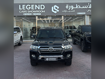 Toyota  Land Cruiser  GXR  2020  Automatic  213,000 Km  8 Cylinder  Four Wheel Drive (4WD)  SUV  Black