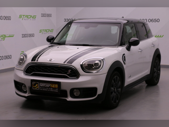 Mini  Cooper  CountryMan  2018  Automatic  139,000 Km  4 Cylinder  Rear Wheel Drive (RWD)  Hatchback  White