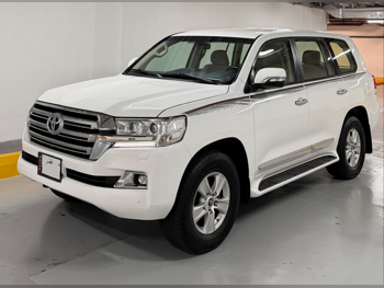 Toyota  Land Cruiser  GXR  2019  Manual  194,000 Km  8 Cylinder  Four Wheel Drive (4WD)  SUV  White