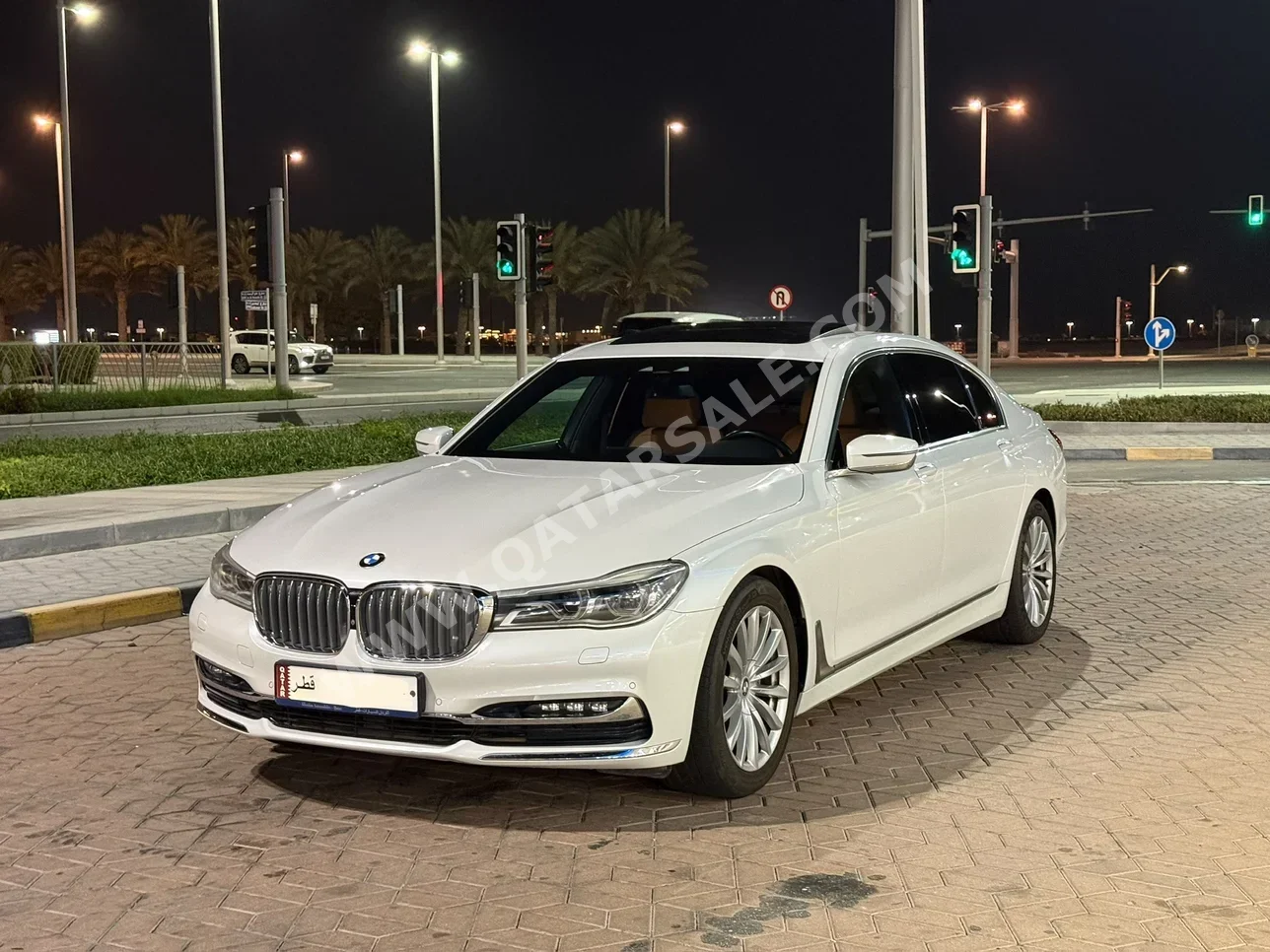 بي ام دبليو الفئة - السابعة 730 Li 2017 اوتوماتيك 40,000 كم 4 سلندر دفع خلفي سيدان أبيض تحت الضمان