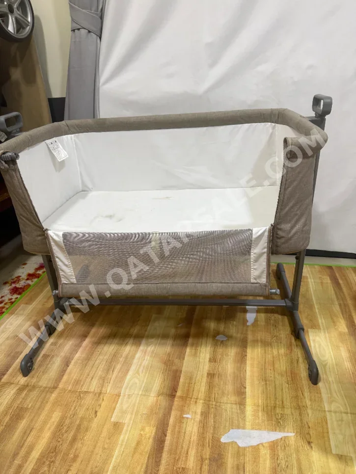 Kids Beds - Baby Crib - Gray