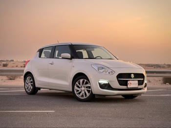 Suzuki  Swift  2024  Automatic  30,000 Km  4 Cylinder  Front Wheel Drive (FWD)  Hatchback  White
