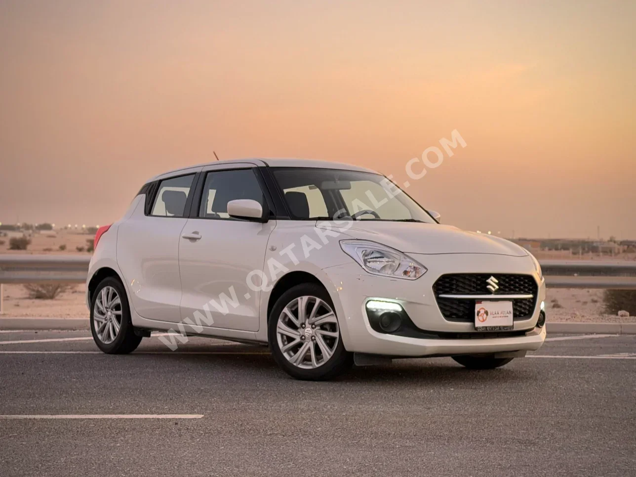 Suzuki Swift 2024 Automatic 30,000 Km 4 Cylinder Front Wheel Drive (FWD) Hatchback White