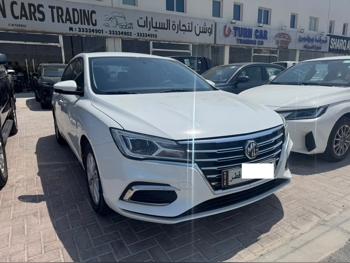 ام جي  5  2025  اوتوماتيك  18,000 كم  4 سلندر  دفع خلفي  سيدان  أبيض  تحت الضمان