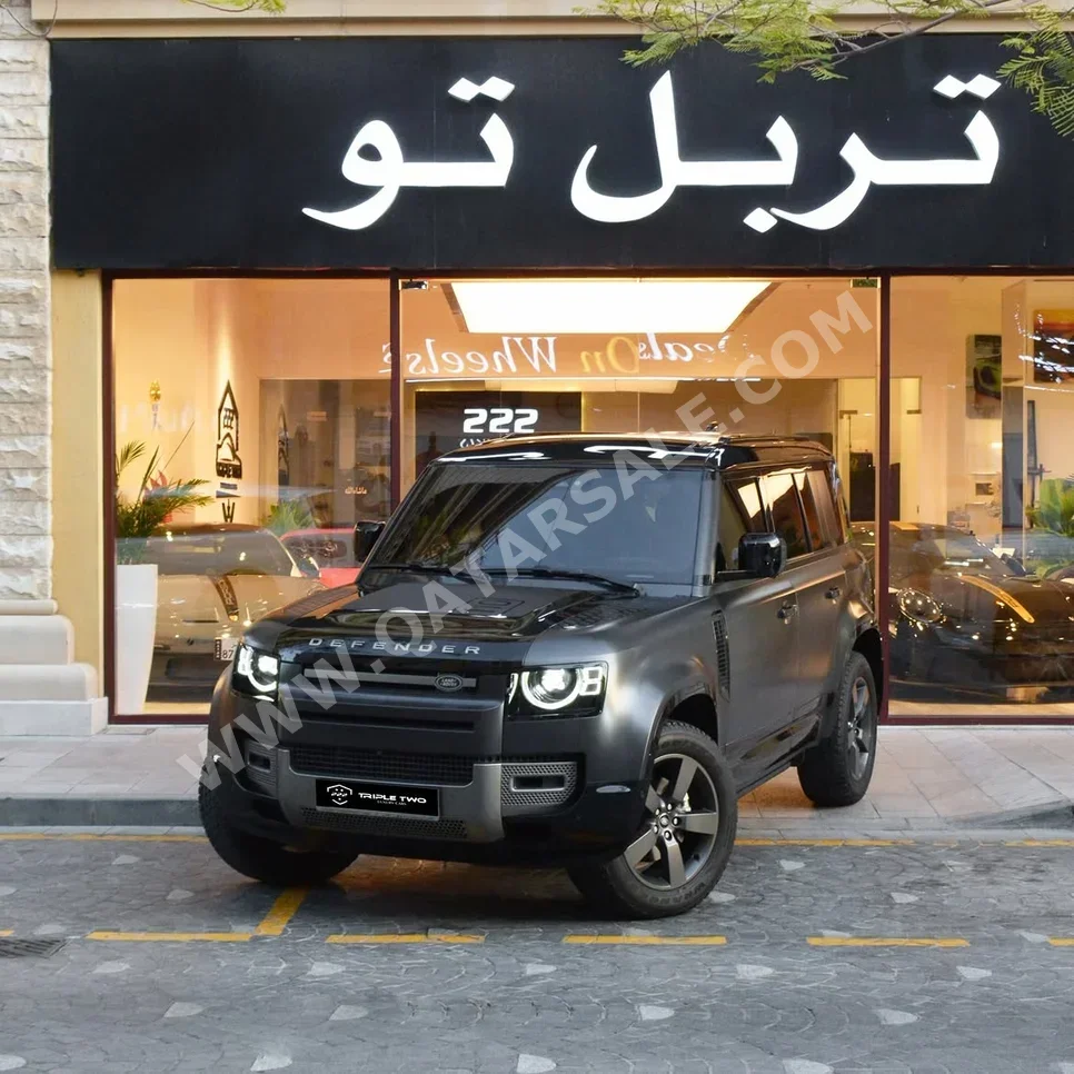 Land Rover  Defender  110 SE  2025  Automatic  28,300 Km  4 Cylinder  Four Wheel Drive (4WD)  SUV  Carpathian grey  With Warranty