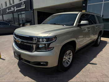 Chevrolet  Suburban  LS  2016  Automatic  162,000 Km  8 Cylinder  Four Wheel Drive (4WD)  SUV  Gold