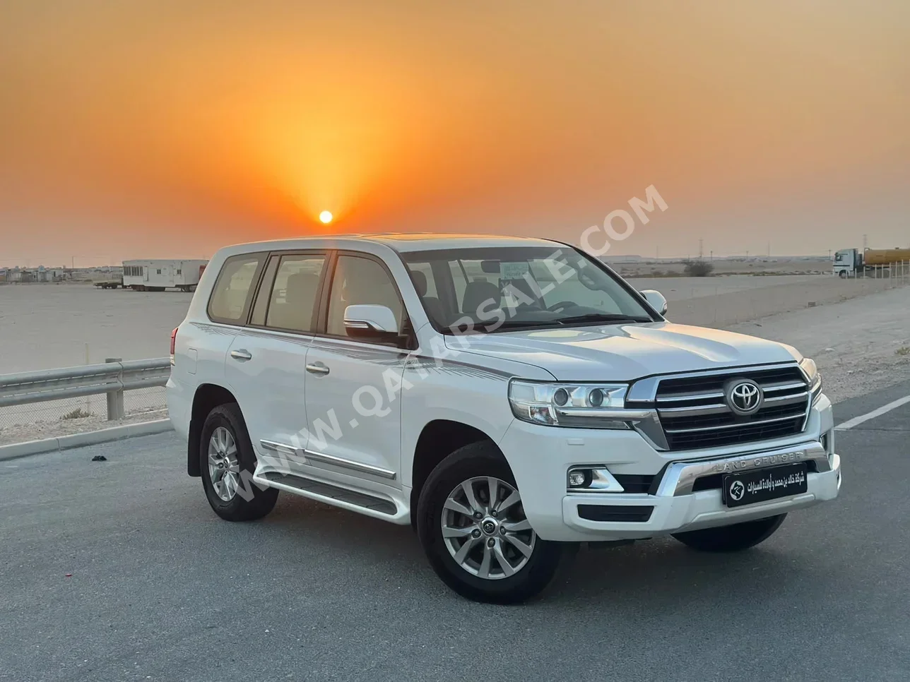 Toyota Land Cruiser GXR 2019 Automatic 193,000 Km 8 Cylinder Four Wheel Drive (4WD) SUV White