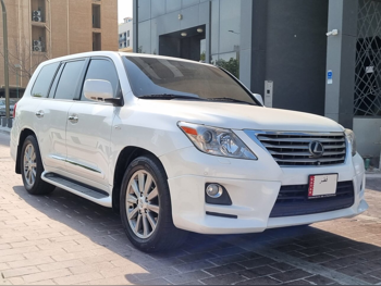 Lexus  LX  570  2010  Automatic  234,000 Km  8 Cylinder  Four Wheel Drive (4WD)  SUV  White