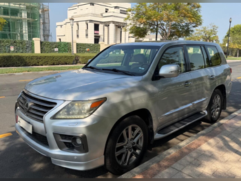 Lexus LX 570 S 2015 Automatic 265,000 Km 8 Cylinder Four Wheel Drive (4WD) SUV Silver