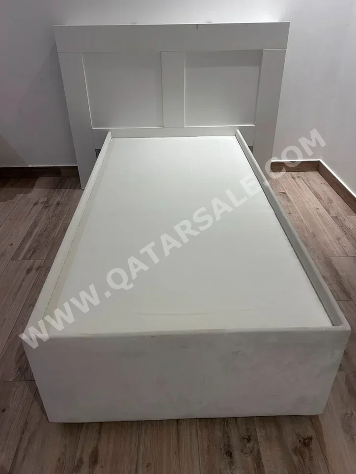 الأسّرة - مزدوج - أبيض