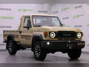 Toyota Land Cruiser LX 2025 Manual 53,000 Km 6 Cylinder Four Wheel Drive (4WD) Pick Up Beige