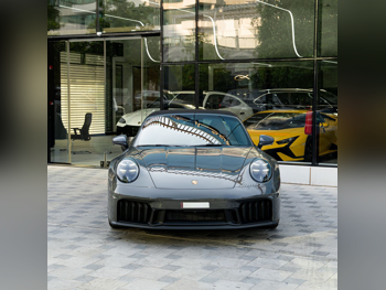 Porsche  Targa  4 GTS  2026  Automatic  9,280 Km  6 Cylinder  All Wheel Drive (AWD)  Convertible  Gray  With Warranty