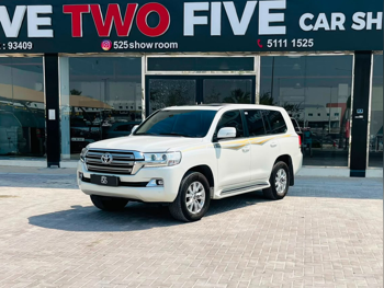 Toyota  Land Cruiser  VXR  2016  Automatic  296,000 Km  8 Cylinder  Four Wheel Drive (4WD)  SUV  White