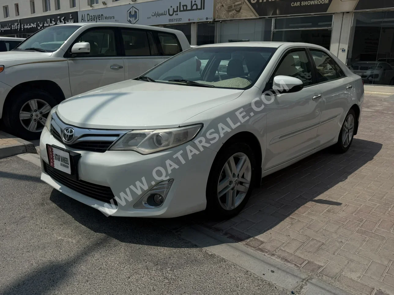 تويوتا  كامري  جي ال اكس  2014  اوتوماتيك  265,000 كم  4 سلندر  سحب امامي  سيدان  أبيض