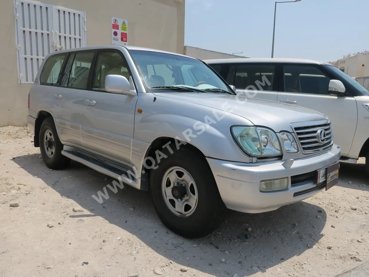 لكزس  ال اكس  470  2006  اوتوماتيك  516,000 كم  8 سلندر  دفع رباعي  اس يو في  فضي