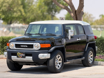 Toyota  FJ Cruiser  2015  Automatic  150,000 Km  6 Cylinder  Four Wheel Drive (4WD)  SUV  Black