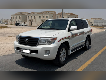 Toyota  Land Cruiser  GXR  2010  Automatic  310,000 Km  6 Cylinder  Four Wheel Drive (4WD)  SUV  White
