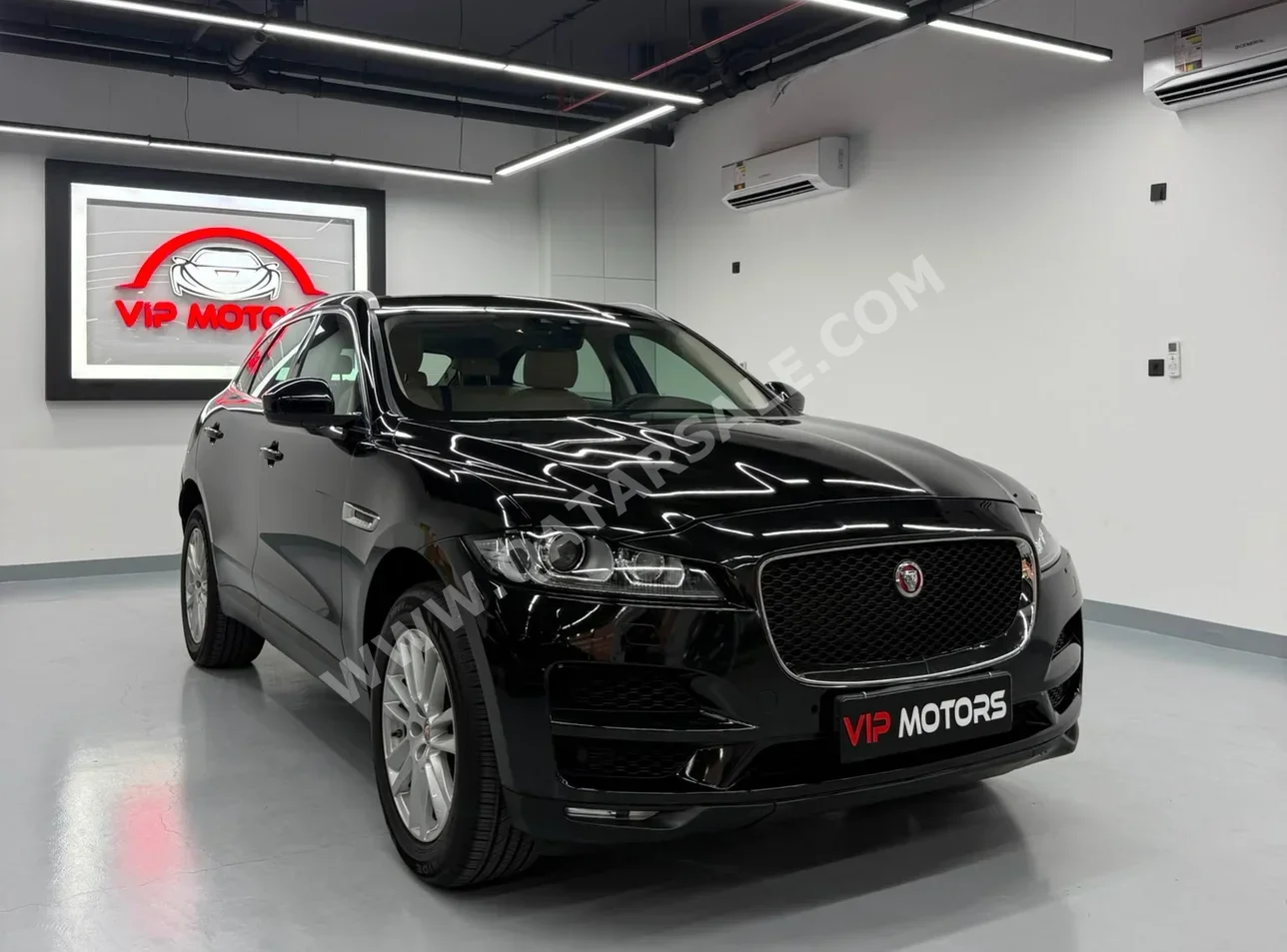 Jaguar  F-Pace  2019  Automatic  29,000 Km  6 Cylinder  Four Wheel Drive (4WD)  SUV  Black