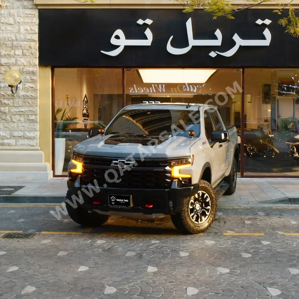 شفروليه  سلفرادو  زد ار 2  2024  اوتوماتيك  24,150 كم  8 سلندر  دفع رباعي  بيكب  رمادي  تحت الضمان