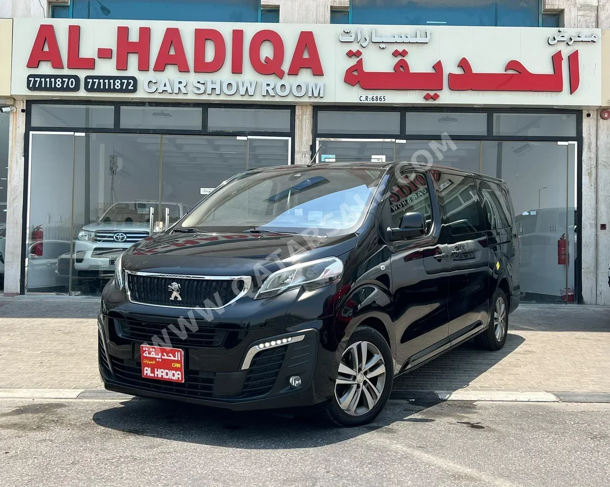 بيجو  ترافلر  2022  اوتوماتيك  167,000 كم  4 سلندر  سحب امامي  فان \ باص  أسود
