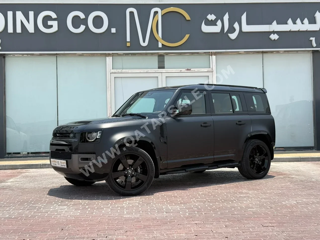 لاند روفر  ديفيندر  110 اتش اس اي  2023  اوتوماتيك  78,000 كم  6 سلندر  دفع رباعي  اس يو في  أسود  تحت الضمان
