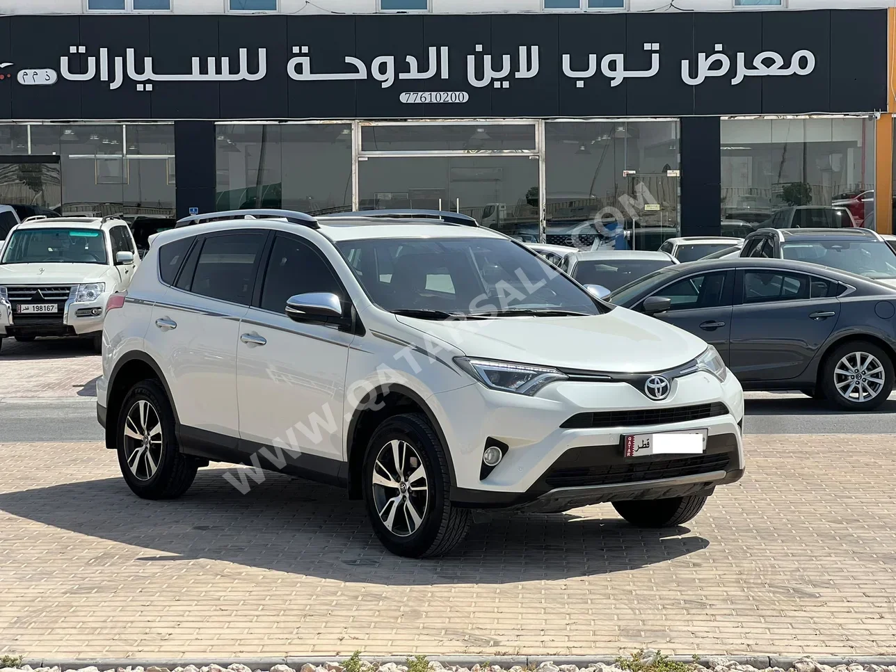 تويوتا  راف 4  2018  اوتوماتيك  220,000 كم  4 سلندر  دفع رباعي  اس يو في  أبيض