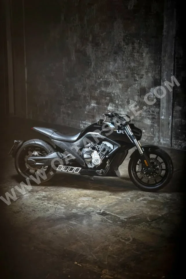 2025 - Color Black -  Warranty