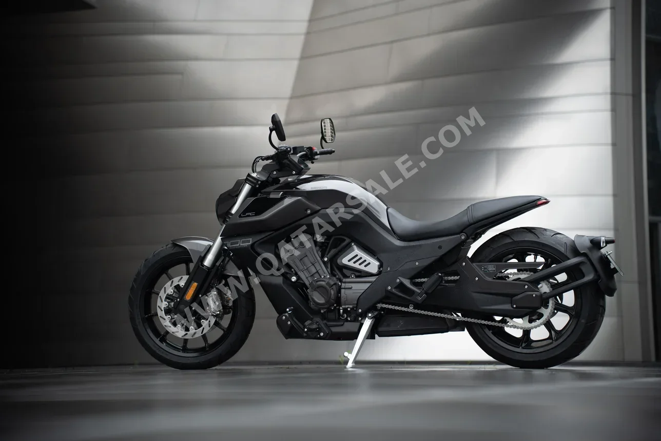 2026 - Color Black -  Warranty
