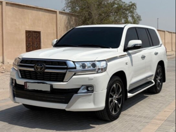 Toyota Land Cruiser VXR 2021 Automatic 128,400 Km 8 Cylinder Four Wheel Drive (4WD) SUV White With Warranty