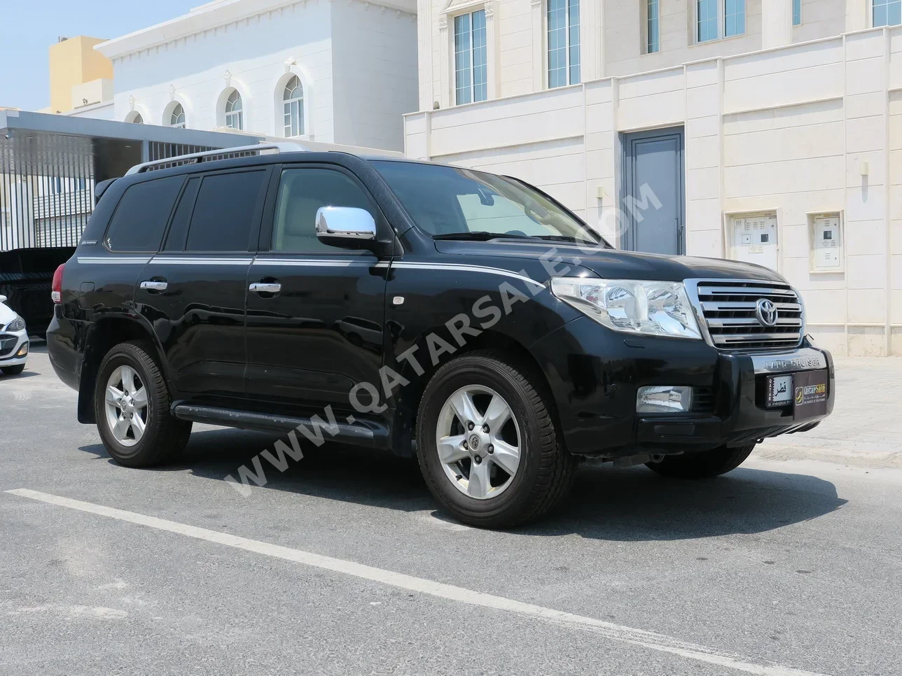 Toyota  Land Cruiser  VXR  2011  Automatic  514,000 Km  8 Cylinder  Four Wheel Drive (4WD)  SUV  Black