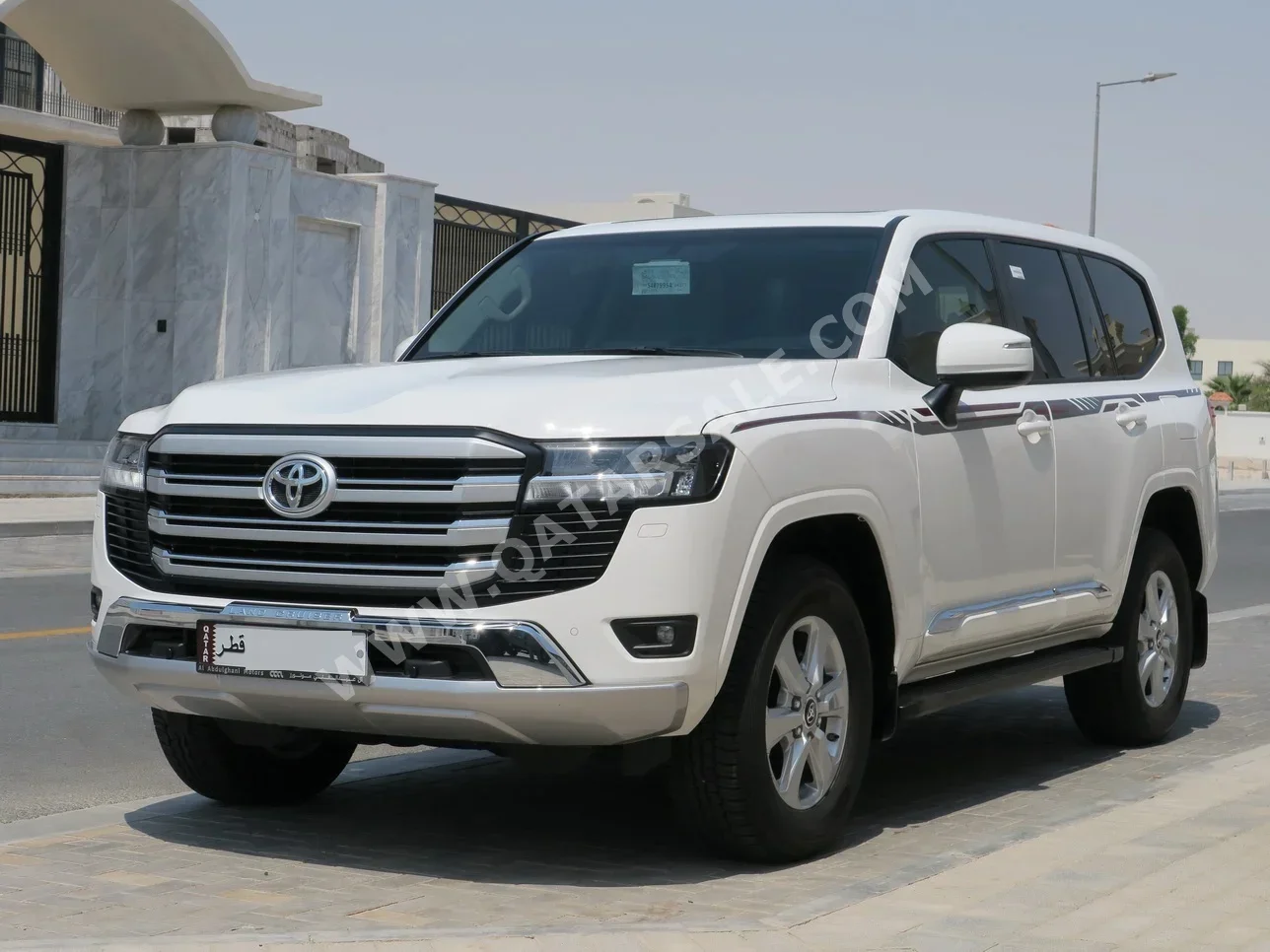 Toyota  Land Cruiser  GXR  2025  Automatic  6,800 Km  6 Cylinder  Four Wheel Drive (4WD)  SUV  White  With Warranty