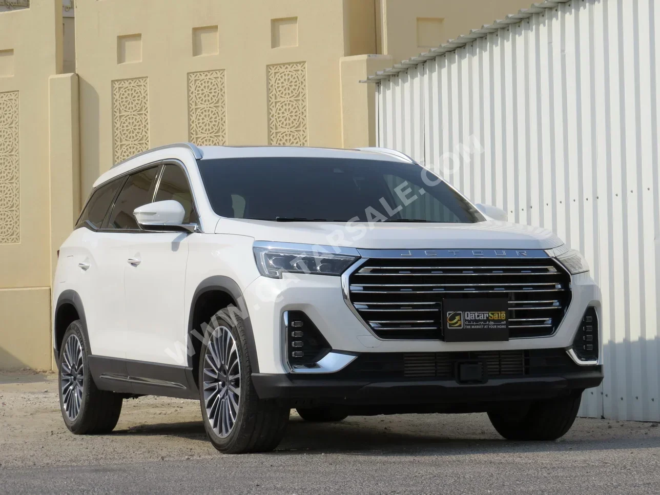 Jetour  X90  Plus  2024  Automatic  24,000 Km  4 Cylinder  Four Wheel Drive (4WD)  SUV  White  With Warranty