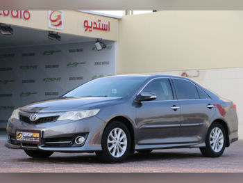 Toyota  Camry  2013  Automatic  350,000 Km  4 Cylinder  Front Wheel Drive (FWD)  Sedan  Gray
