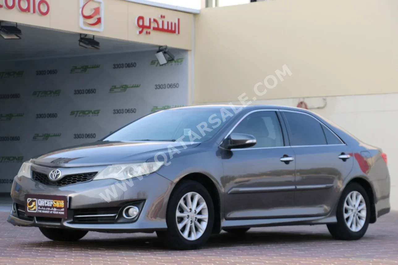 Toyota  Camry  2013  Automatic  350,000 Km  4 Cylinder  Front Wheel Drive (FWD)  Sedan  Gray