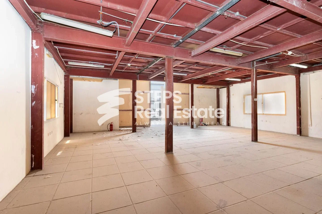 Warehouses & Stores - Al Rayyan  - Industrial Area  -Area Size: 700 Square Meter