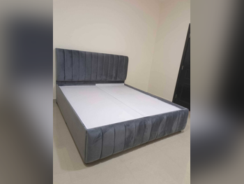 Beds - Lifestyle  - King  - Gray