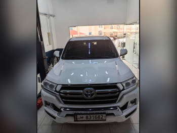 Toyota  Land Cruiser  GXR  2020  Automatic  132,500 Km  8 Cylinder  Four Wheel Drive (4WD)  SUV  White