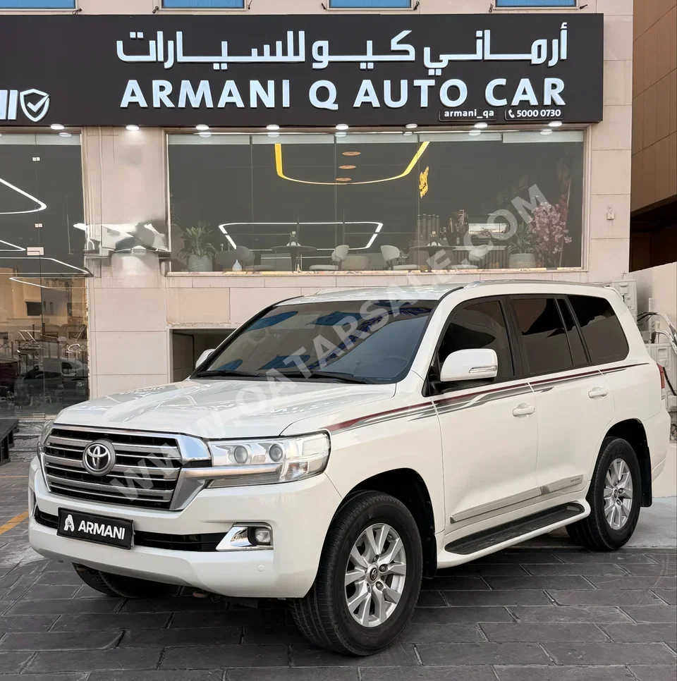 Toyota Land Cruiser GXR 2020 Automatic 287,000 Km 6 Cylinder Four Wheel Drive (4WD) SUV White — image 1