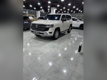 Toyota  Land Cruiser  GX  2022  Automatic  263,000 Km  6 Cylinder  Four Wheel Drive (4WD)  SUV  White