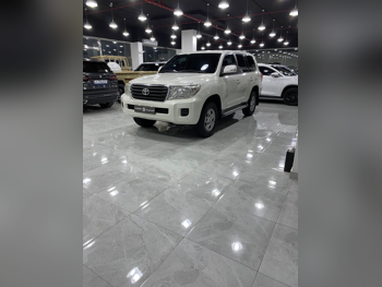 Toyota  Land Cruiser  G  2015  Automatic  354,000 Km  6 Cylinder  Four Wheel Drive (4WD)  SUV  White
