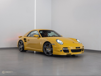 بورش  911  توربو  2008  اوتوماتيك  62,590 كم  6 سلندر  دفع خلفي  كوبيه \ سبورت  أصفر