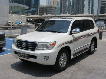 Toyota  Land Cruiser  GXR  2013  Automatic  210,000 Km  8 Cylinder  Four Wheel Drive (4WD)  SUV  White