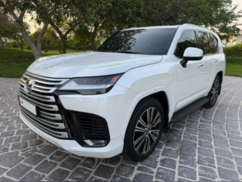 Lexus  LX  600 Luxury  2025  Automatic  32,000 Km  6 Cylinder  Four Wheel Drive (4WD)  SUV  Pearl  With Warranty