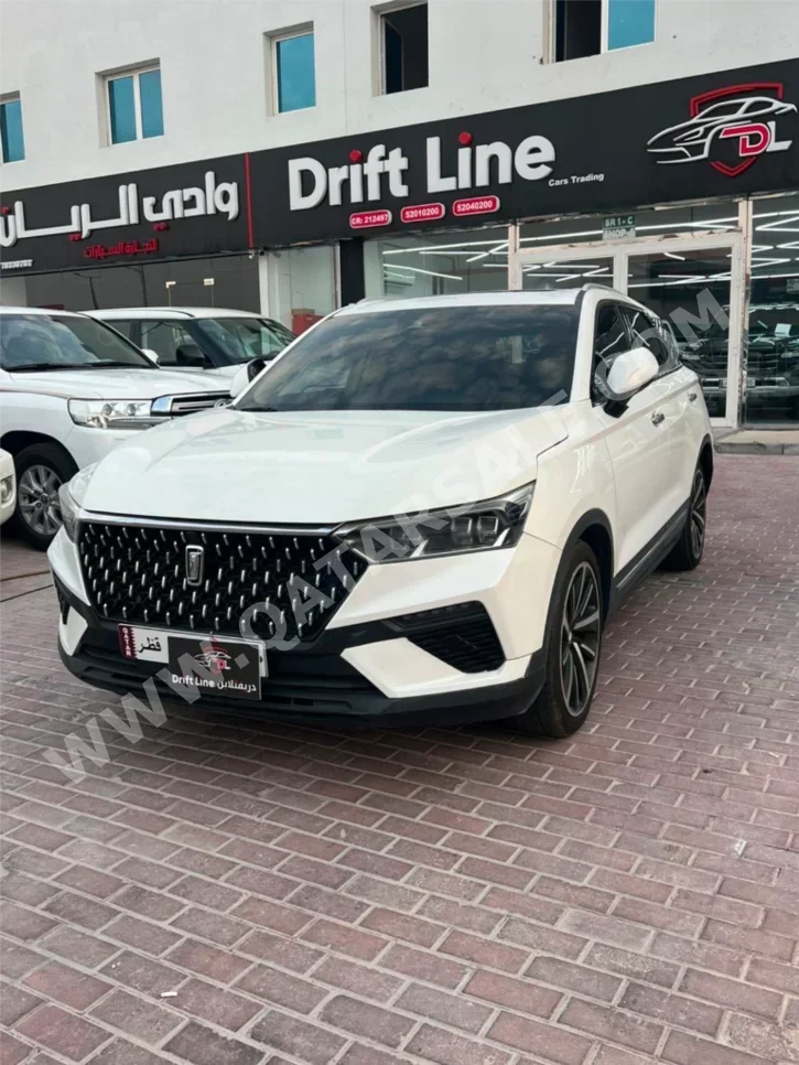 Bestune T77 2023 Automatic 213,000 Km 4 Cylinder All Wheel Drive (AWD) Coupe / Sport White — image 1