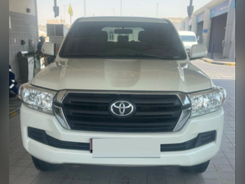 Toyota Land Cruiser GX 2021 Automatic 149,000 Km 6 Cylinder Four Wheel Drive (4WD) SUV White — image 1