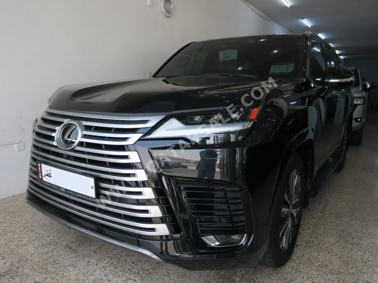Lexus LX 600 Luxury 2024 Automatic 31,000 Km 6 Cylinder Four Wheel Drive (4WD) SUV Black With Warranty — image 1